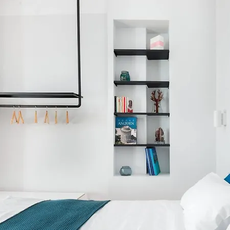 Nat's Place An Exquisite Next To Metro *