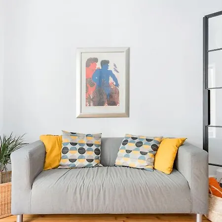 Nat's Place An Exquisite Next To Metro