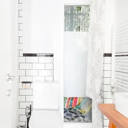 Nat's Place An Exquisite Next To Metro Selanik