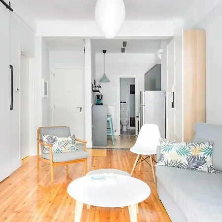 Nat's Place An Exquisite Next To Metro Daire *