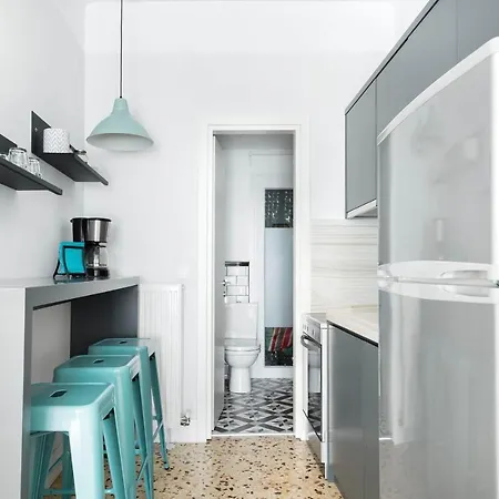 شقة Nat's Place An Exquisite Next To Metro سالونيك